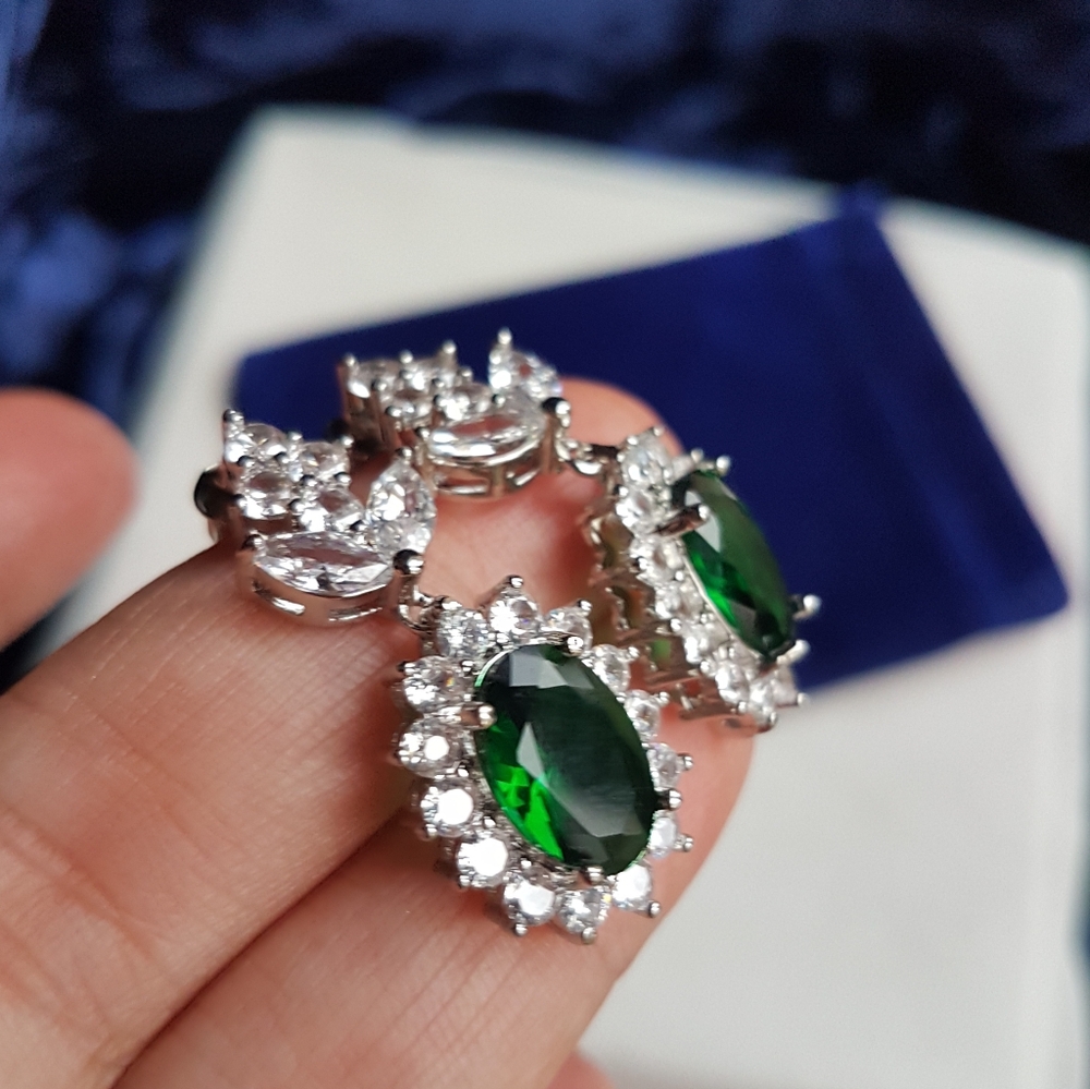 Swarovski Elements Platinum Emerald Green Diana Statement Necklace NEW - Picture 6 of 16